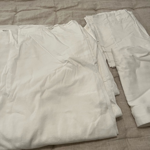 Pottery Barn duvet size queen with shams white - Picture 1 of 2